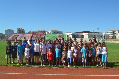 Lüleburgaz'da Zafer Kupası Atletizm Yarışı Düzenlendi