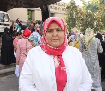 Memur-Sen Kadınlar Komisyonu Başkanı Öcal, 15 Temmuz Gecesini Anlattı