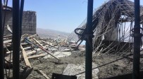 İnşaat iskelesi çöktü: 5 yaralı