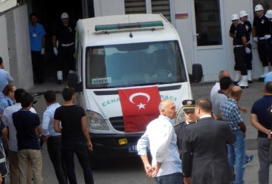 Edremit'te Şehidin Cenazesi Hastane Morgundan Alındı