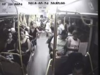 KAMERA ŞAKASI - Halk Otobüsünde İlginç Olay