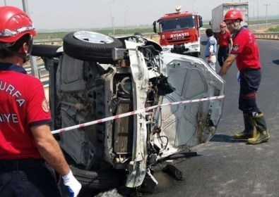 Şanlıurfa'da Trafik Kazası Açıklaması 3 Yaralı