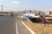 TRAFİK IŞIĞI - Sivas'ta Trafik Kazası Açıklaması 2 Yaralı