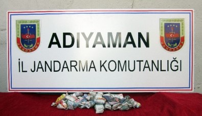 Jandarma Uyuşturucu Tacirlerine Geçit Vermiyor
