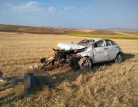 Bu Otomobil 2 Kişiye Mezar Oldu