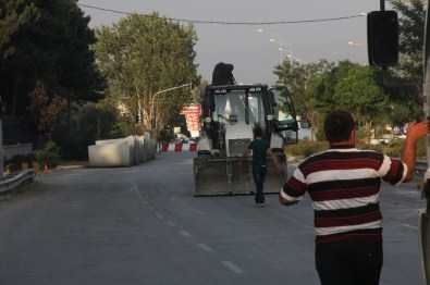 Komando Tugayı'nın Önündeki Beton Bloklar Kaldırıldı
