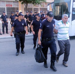 Mersin'de FETÖ Soruşturmasında 8 Kişi Adliyeye Sevk Edildi