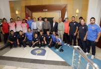 Şampiyon Güreşçilerden Türel'e Ziyaret