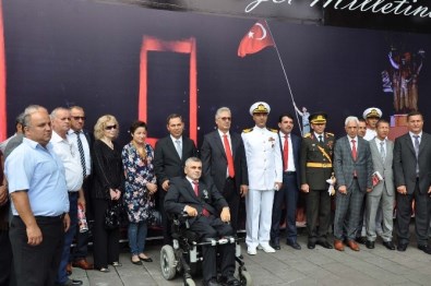 '15 Temmuz Demokrasi Ve Şehitler' Konulu Fotoğraf Sergisi Açıldı