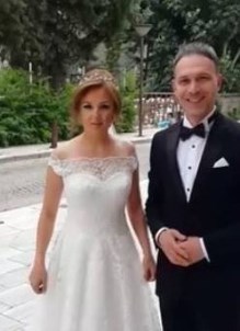 Balayı Dönüşü Kazada Ölen Çiftten Geriye Düğün Günü Görüntüleri Kaldı