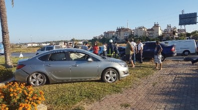 Manavgat'ta Trafik Kazası Açıklaması 3 Yaralı