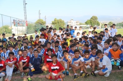 Arsuz'da 300'Ü Aşkın Minik Futbolcu Şenlikte Buluştu