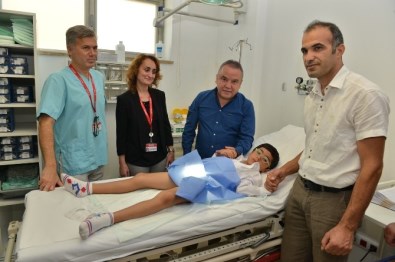 Başkan Böcek, Kirvelik Yaptı