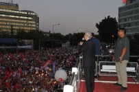 Kılıçdaroğlu '30 Ağustos' Yürüyüşüne Katıldı