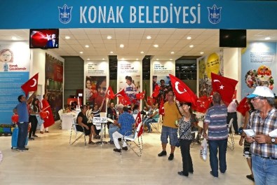 Konak Standında 30 Ağustos Coşkusu