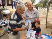 Pazar Arabasıyla Köy Köy Dolaştı 5 Bin Kitap Dağıttı