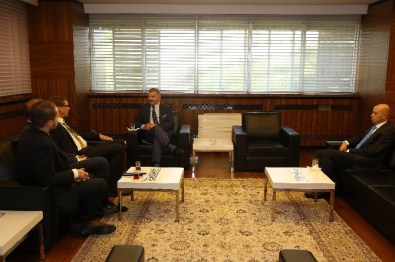 Başkan Çelik, Alman Enerji Şirketi EWE'nin Yetkilileriyle Görüştü