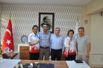HÜSEYIN AKSOY - Taekwondo'da Dünya İkincisi Olan İşitme Engelli Sporcular Eskişehir'de