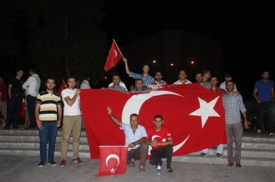 Yavuzelili Gençler, Gaziantep'teki Nöbete Katıldı
