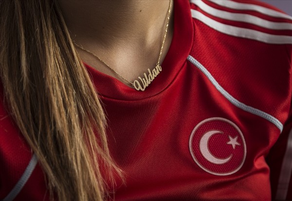 'Üzerine kan bulaşan milli formamı saklayacağım'