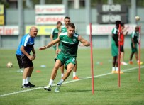 BALAZS DZSUDZSAK - Bursaspor'da Dzsudzsak Yine Antrenmana Çıkmadı