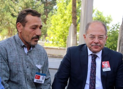 Demokrasi Şehidinin Babası Ahmet Yaşar Açıklaması 'Mevlam Yazmışsa Arkama Bakmadan Ben De Giderim'