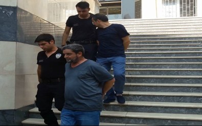 Mümtazer Türköne Tutuklandı