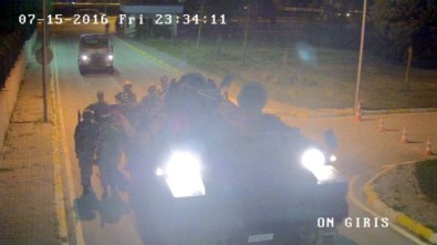 Sakarya Valiliği'ne Giren Darbeci Askerlerin Görüntüleri Ortaya Çıktı