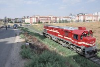 MAKINIST - Trenle Çarpışan Motosiklet Sürücüsü Hayatını Kaybetti