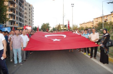 Adıyaman'da, Demokrasi Yürüyüşü Yapıldı