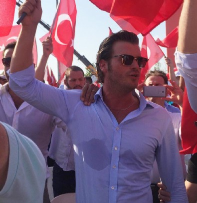 Kıvanç Tatlıtuğ Yenikapı'da