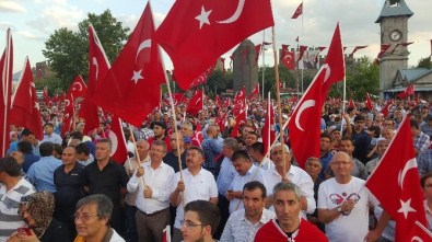 7 Ağustos Demokrasi Ve Şehitler Mitingine Kayseri Şeker Tam Kadro Katıldı