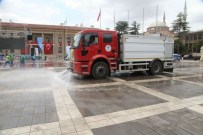 DEMOKRASİ NÖBETİ - Demokrasi Nöbeti Tutulan Meydan Gül Suyu Ve Dezenfektanlarla Temizleniyor