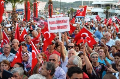 Ayvalık'ta 'Laik, Demokratik Ve Tam Bağımsız Türkiye' Mitingi