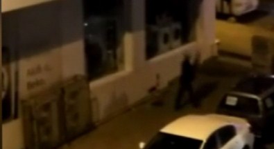 Çevredekilere Aldırmadan Mağazayı Soydular