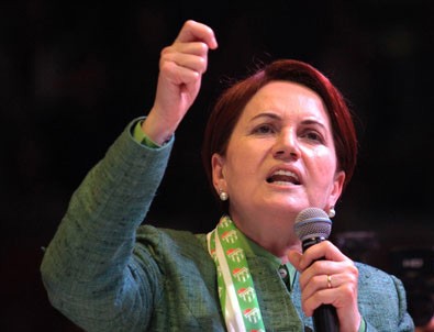 Meral Akşener Twitter'dan beddua etti