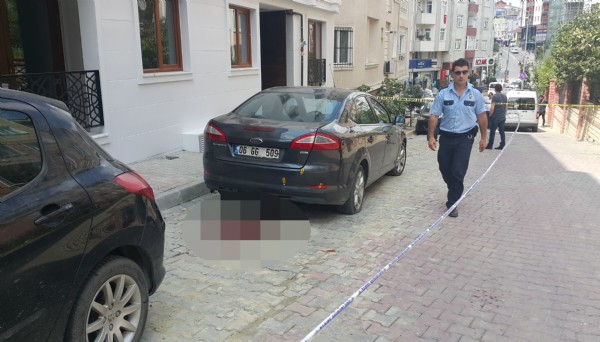 Kızının gözü önünde tarandı