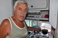 KARAVAN - 80 Yaşında, Tatilini 37 Yıldır Karavanda Yapıyor