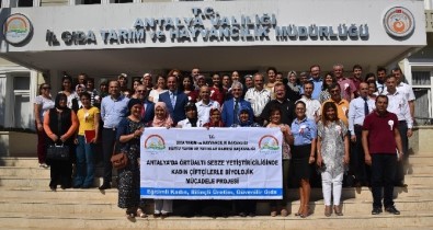 Antalya'da Örtüaltı Sebze Yetiştiriciliği Kadın Çiftçilerle Biyolojik Mücadele Projesi