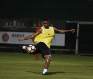 GÜLTEKİN GENCER - Antalyaspor'da Eto'o Takımda Kaldı