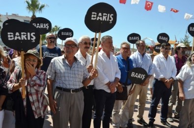 Ayvalık'ta Barış Platformundan, Dünya Barış Günü Açıklaması Yapıldı