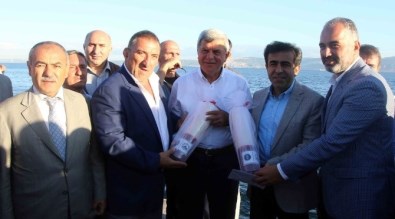 Başkan Karaosmanoğlu, Ereğli'de Balıkçıların İlk Mezatına Eşlik Etti