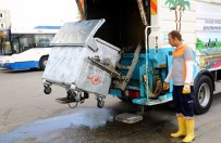 Gölbaşı'nda Konteynırlar Temizleniyor