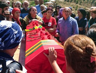 HDP'li vekil terörist cenazesinde