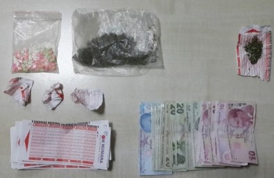 İzmir'de Uyuşturucu Operasyonları