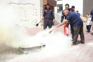 Melikgazi Belediyesi Çalışanlarına Sivil Savunma Eğitimi Verildi