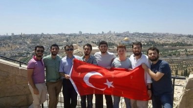Sakarya İlahiyat Öğrencileri Ürdün'den Döndü