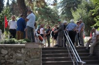 ŞEHİT BABASI - Şehit Asteğmen Mezarı Başında Anıldı