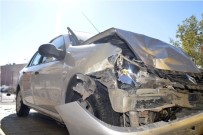 Eleşkirt'te 2 Ayrı Trafik Kazası Açıklaması 1 Ölü, 12 Yaralı