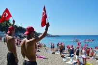 ATATÜRK POSTERİ - Ertelenen 30 Ağustos Etkinlikleri Plajda Coşkuyla Kutlandı